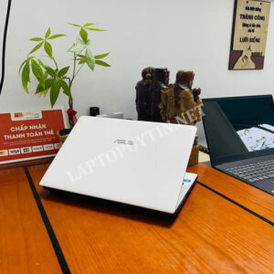 Laptop Asus X401A Intel B830 thiết kế siêu mỏng nhẹ gọn